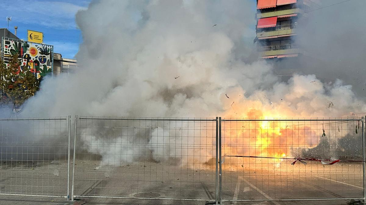 Un instante de la mascletá.