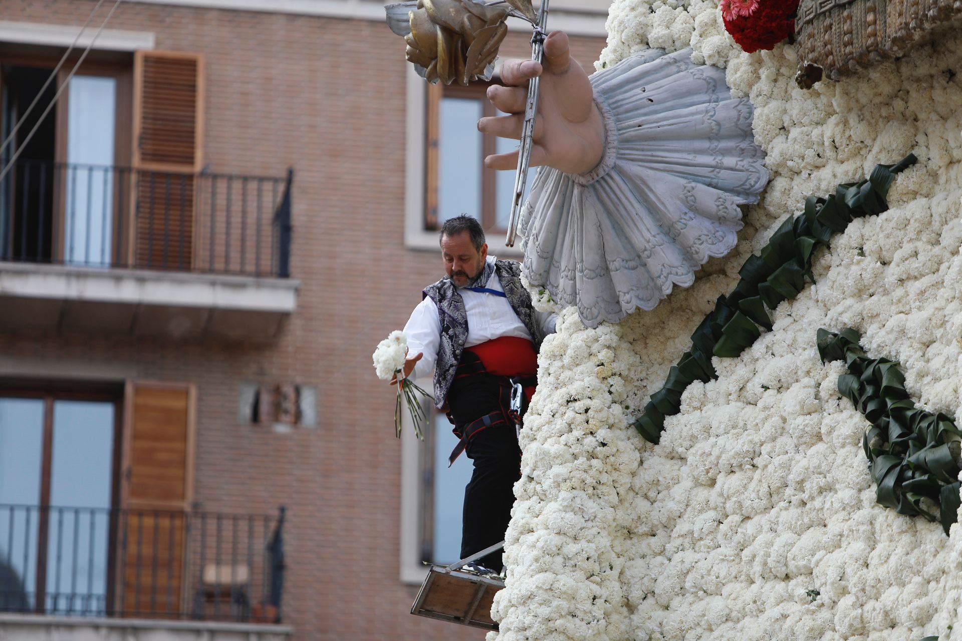 Las comisiones llegan a la Plaza de la Reina