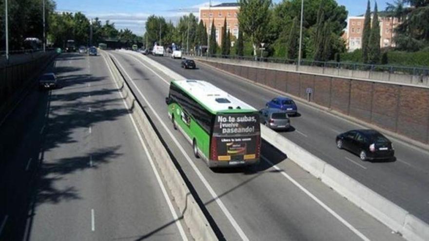 Investigan a un conductor de autobuses que circuló 11 kilómetros en sentido contrario