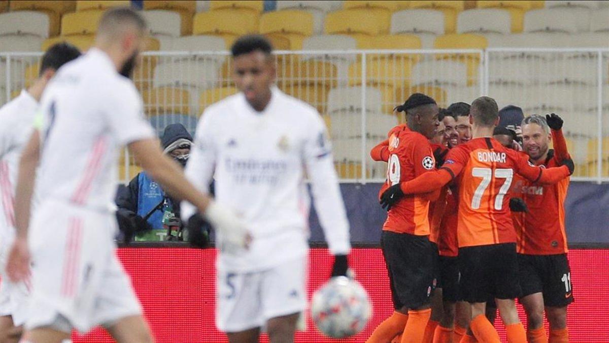 El Shakhtar celebra uno de los goles ante el Real Madrid