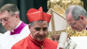 El cardenal Becciu defiende su inocencia en apertura del juicio en su contra