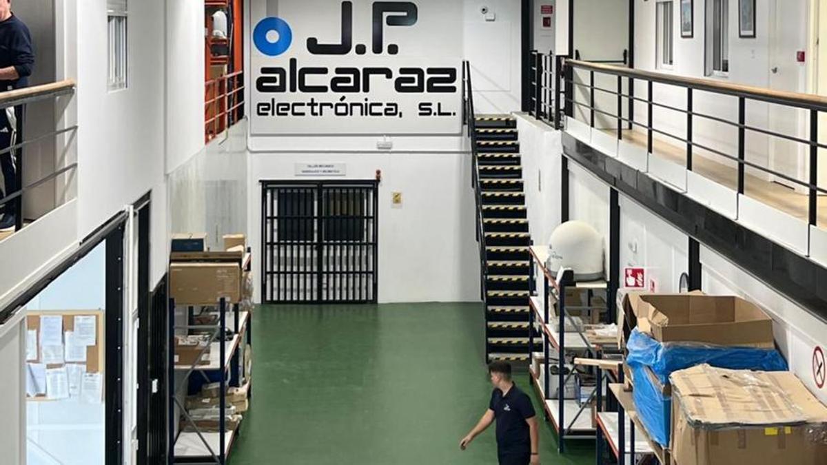 Instalaciones de la empresa J.P. Alcaraz Electrónica, ubicada en el Polígono Industrial Cabezo Beaza de Cartagena.