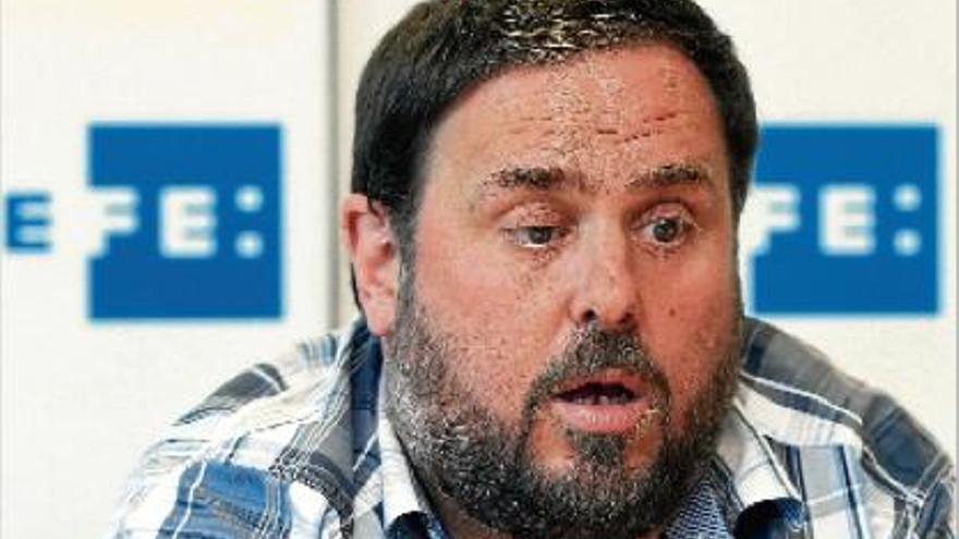 El líder republicà, Oriol Junqueras, assegura que de moment no es planteja entrar al Govern de Mas