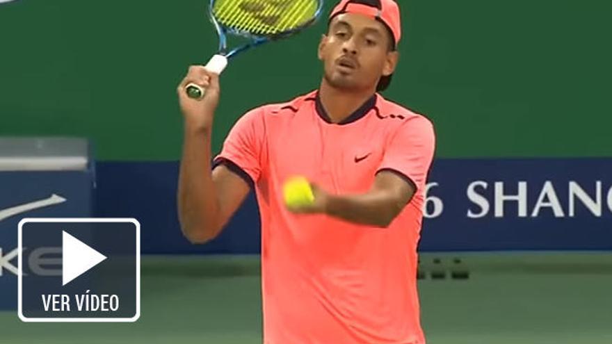 Kyrgios la lía en Shanghái