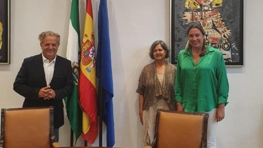 Un momento de la reunión celebrada en el Ayuntamiento de Córdoba.