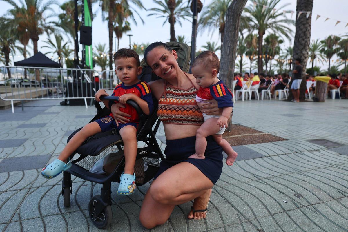 Galería: el ambiente del público durante la semifinal del Mundial entre España y Francia