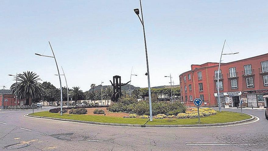 El lunes se inicia el reasfaltado de la rotonda de San Benito