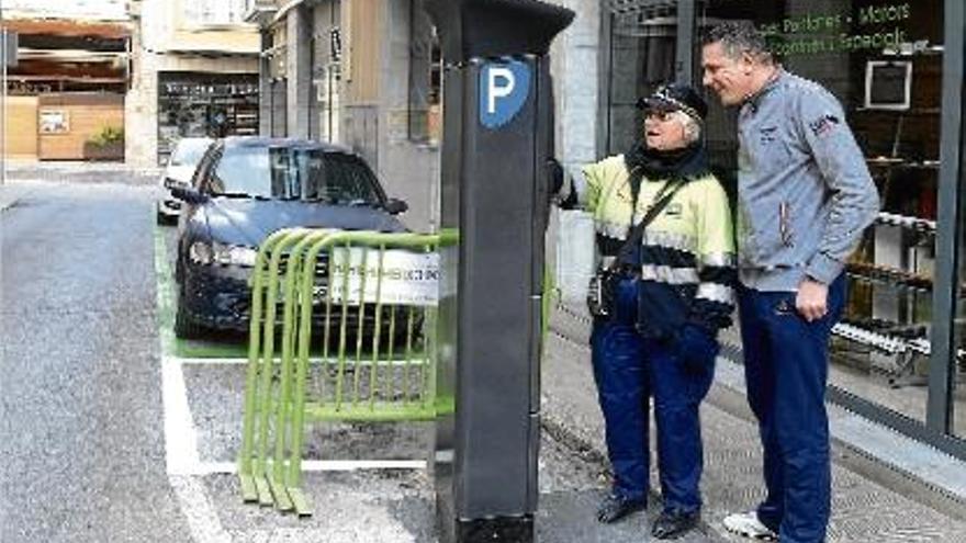 Un dels trams de la zona Eixample-Migdia on hi ha aquest sistema d&#039;estacionament regulat.