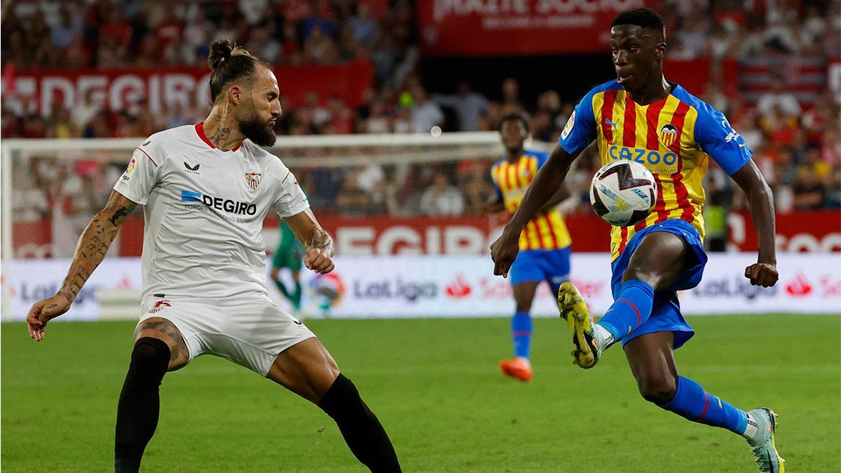 Resumen, goles y highlights del Sevilla - Valencia de la jornada 10 de LaLiga Santander