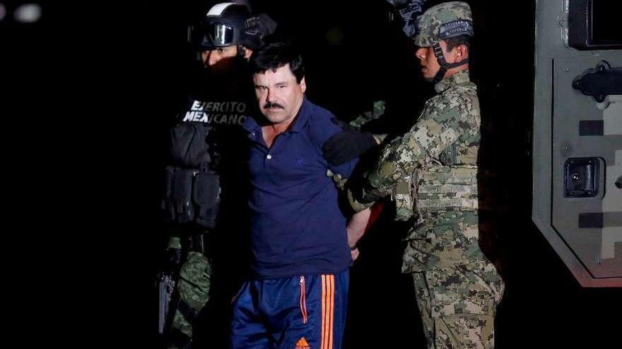 Chapo Guzmán, tras su detención en México, en 2016. // Reuters