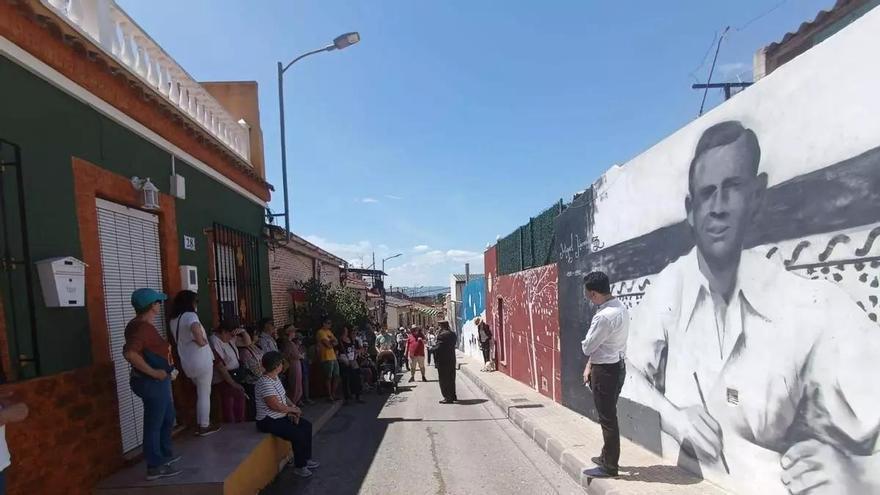 Un colegio en Orihuela en pleno museo al aire libre con más de cien murales en homenaje a Miguel Hernández