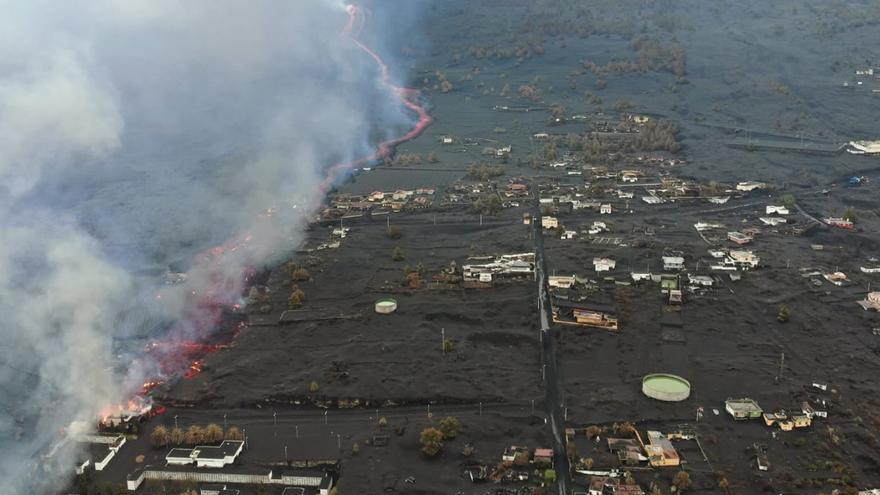 Así engulló la lava el cementerio de Las Manchas