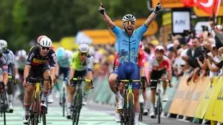 Cavendish hace historia en el Tour y bate el récord de las 34 victorias de Merckx