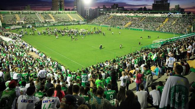 Chapecó homenajeó a los suyos con el corazón roto