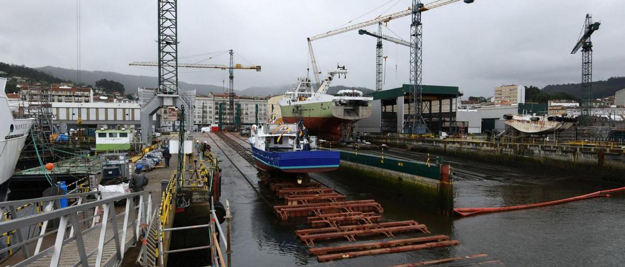 Astilleros en la ría de Pontevedra. |   // GUSTAVO SANTOS