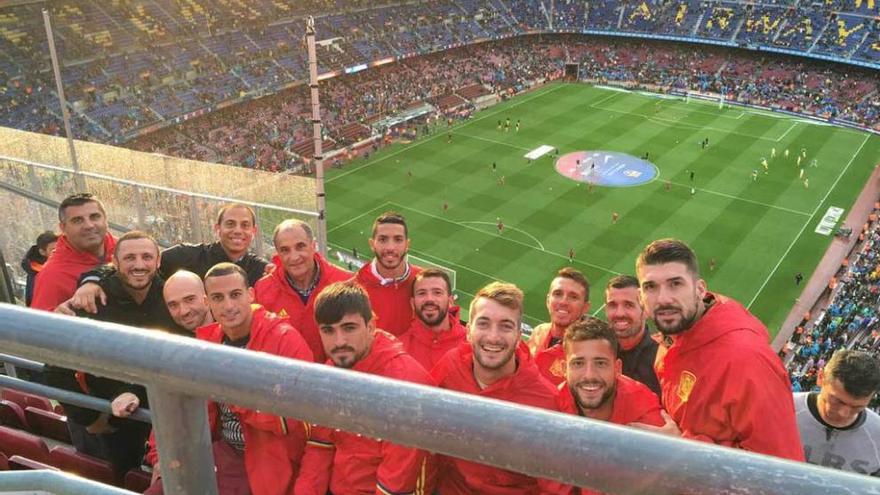 Joaquín Alonso, en el Camp Nou, con la selección española de fútbol playa.