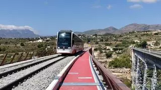 Los trenes ya circulan por el viaducto de Benissa de la línea 9 del TRAM
