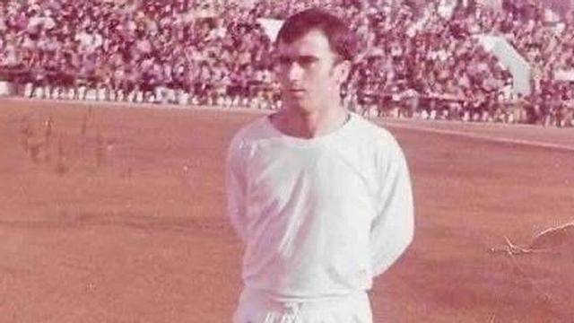 Salvador Gil, ‘Moñi’, en los prolegómenos de un partido con el Atlético Marbella. | L.O.