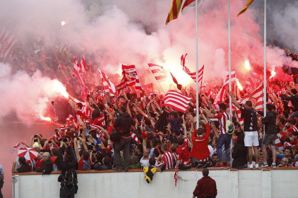 Rebuda històrica de l'afició del Girona FC a Montilivi