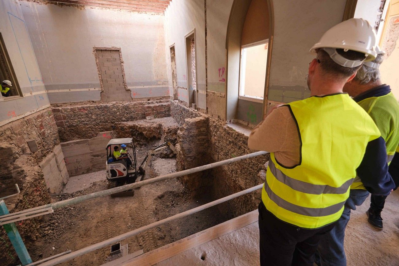La obra del Viera y Clavijo elimina todo el muro hacia la Rambla y avanza en la restauración del histórico edificio