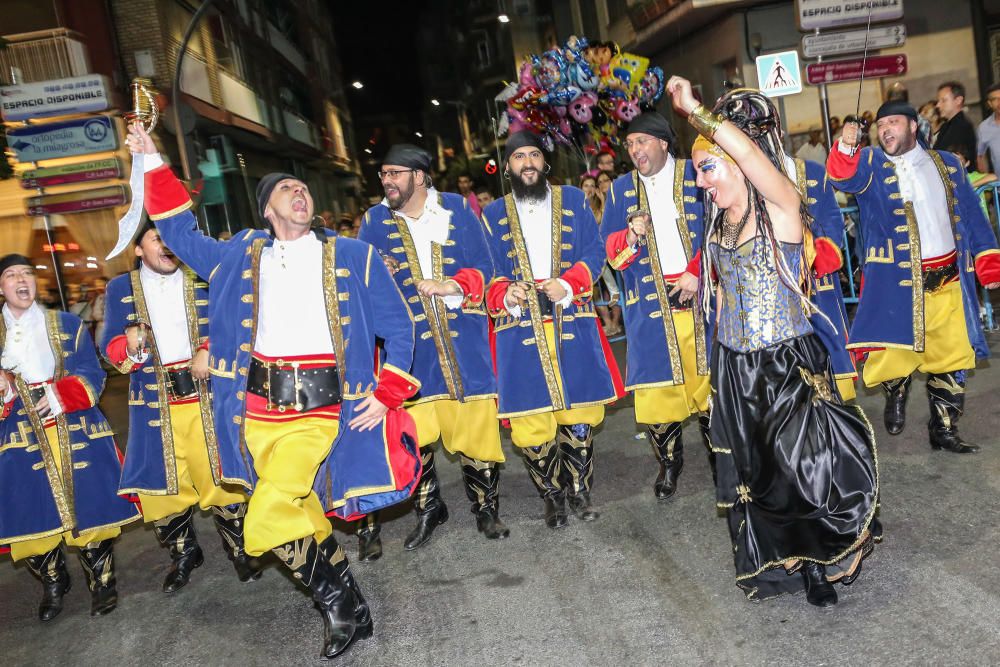 Los Moros y Cristianos toman las calles de Callosa