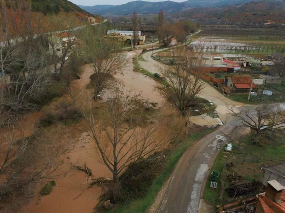 El río Túria se desborda a su paso por Ademuz