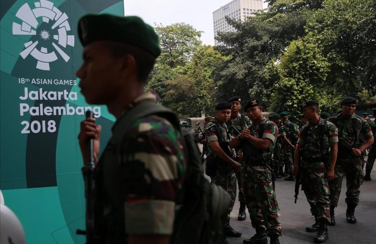 undefined44674671 indonesian soldiers gather at the gelora bung karno stadium 180817115658