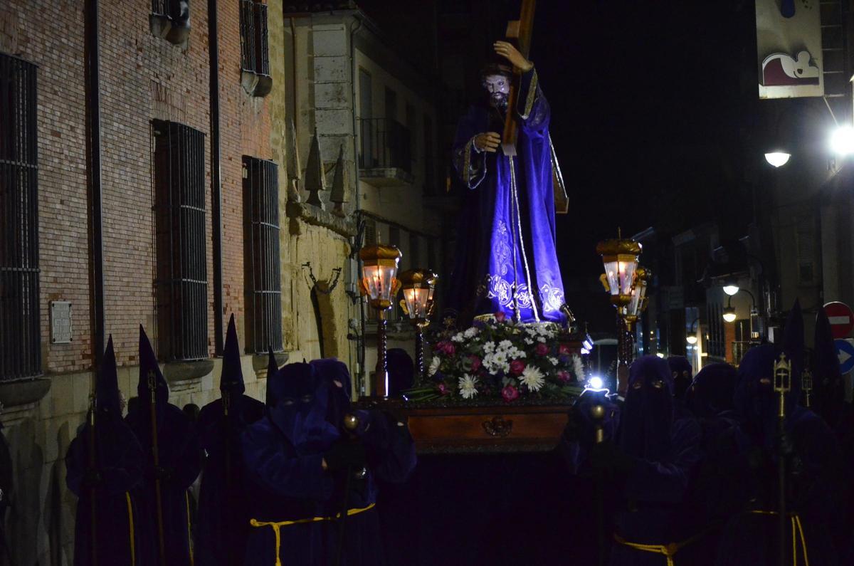 La Procesión de las Tinieblas de Benavente, en imágenes