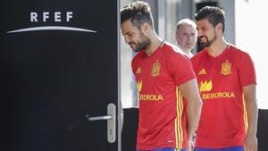 Cesc Fàbregas y Nolito, en la Ciudad del Fútbol de Las Rozas, este lunes