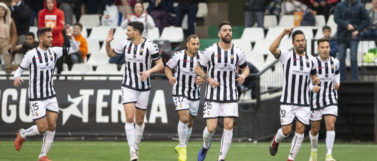 Los jugadores albinegros, ante la recta final de la campaña.