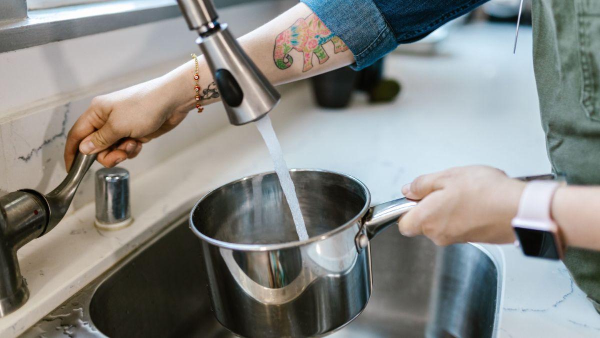 Las mujeres que viven en zonas con los niveles más altos de subproductos de la desinfección del agua tienen tasas más altas de cáncer de útero.
