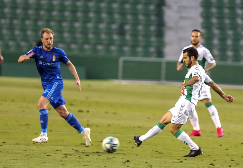 Partido entre el Elche y el Real Oviedo