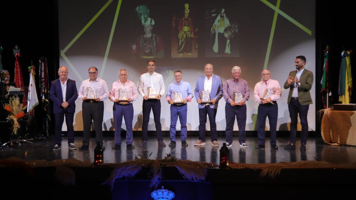 Entrega de premios a los presidentes de la comisión de Fiestas.