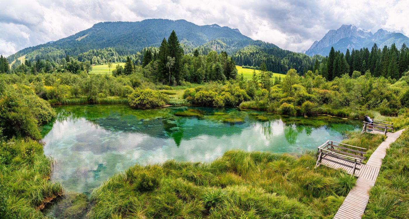Eslovenia goza de un territorio cubierto de verde, que combina a la perfección los paisajes alpinos con los costeros
