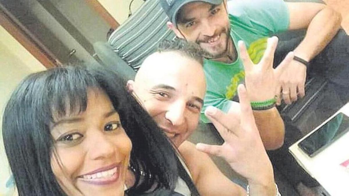 Hedangeline Candy Arrieta, Mohamed Achraf y José Antonio Meléndez, los tres integrantes de la banda del Badoo.