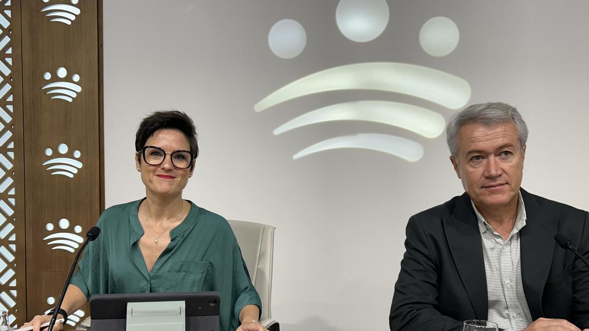 Raquel del Puerto y Manuel Gómez, durante la presentación del plan.