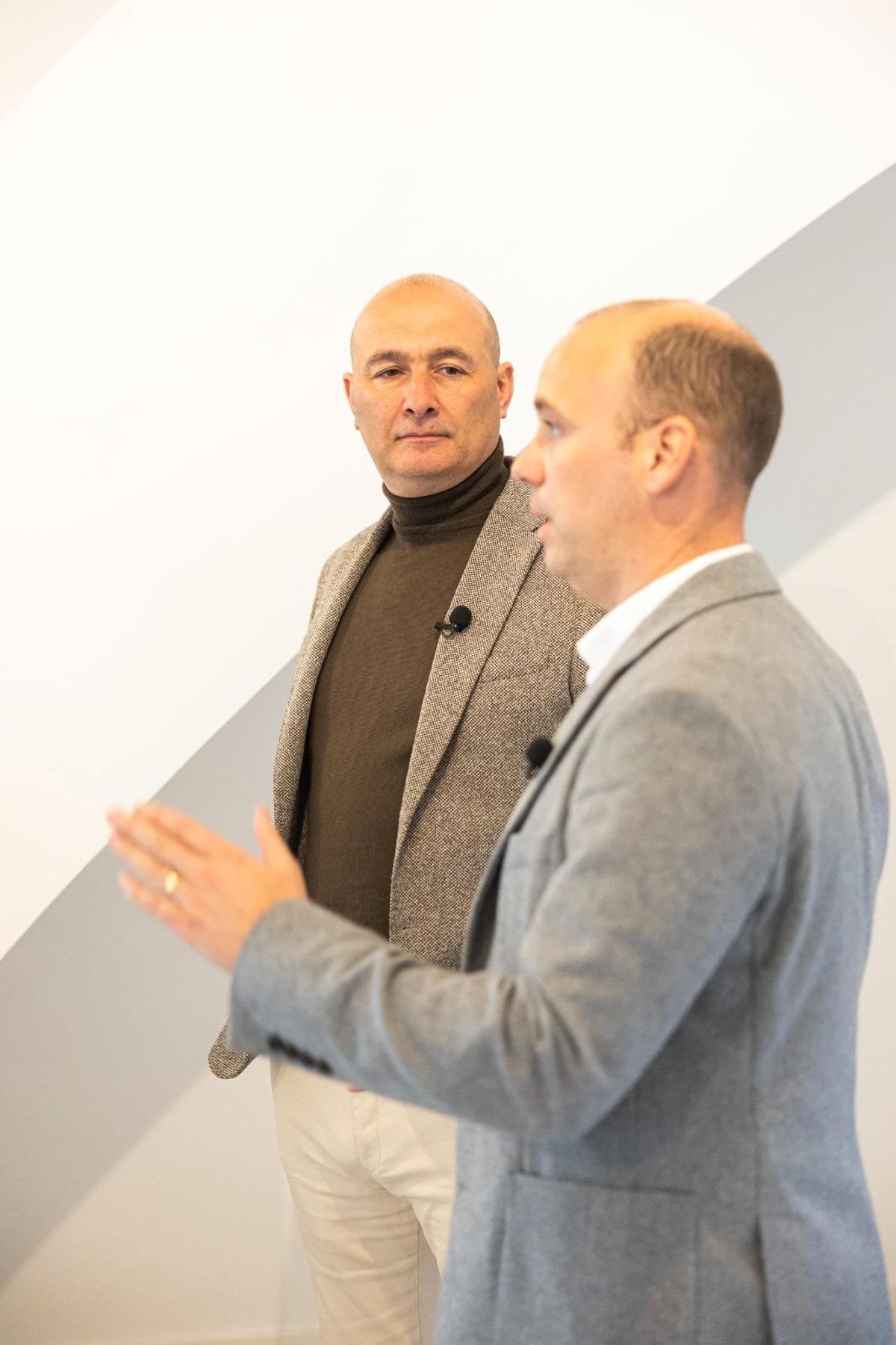 Galería de fotos de la visita del director general de Interior, Vicent Huet, al Museu del Bou de Burriana