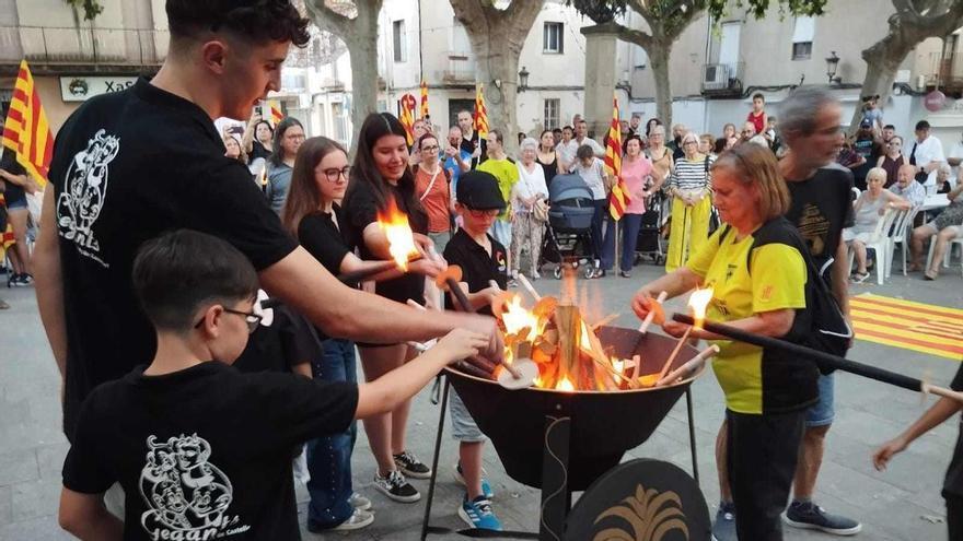 Sant Vicenç de Castellet rep la flama del Canigó