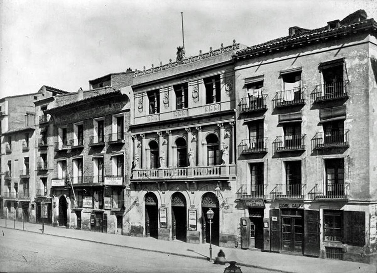 Antigua fachada del Teatro Principal antes de 1940, cuando se reformó.