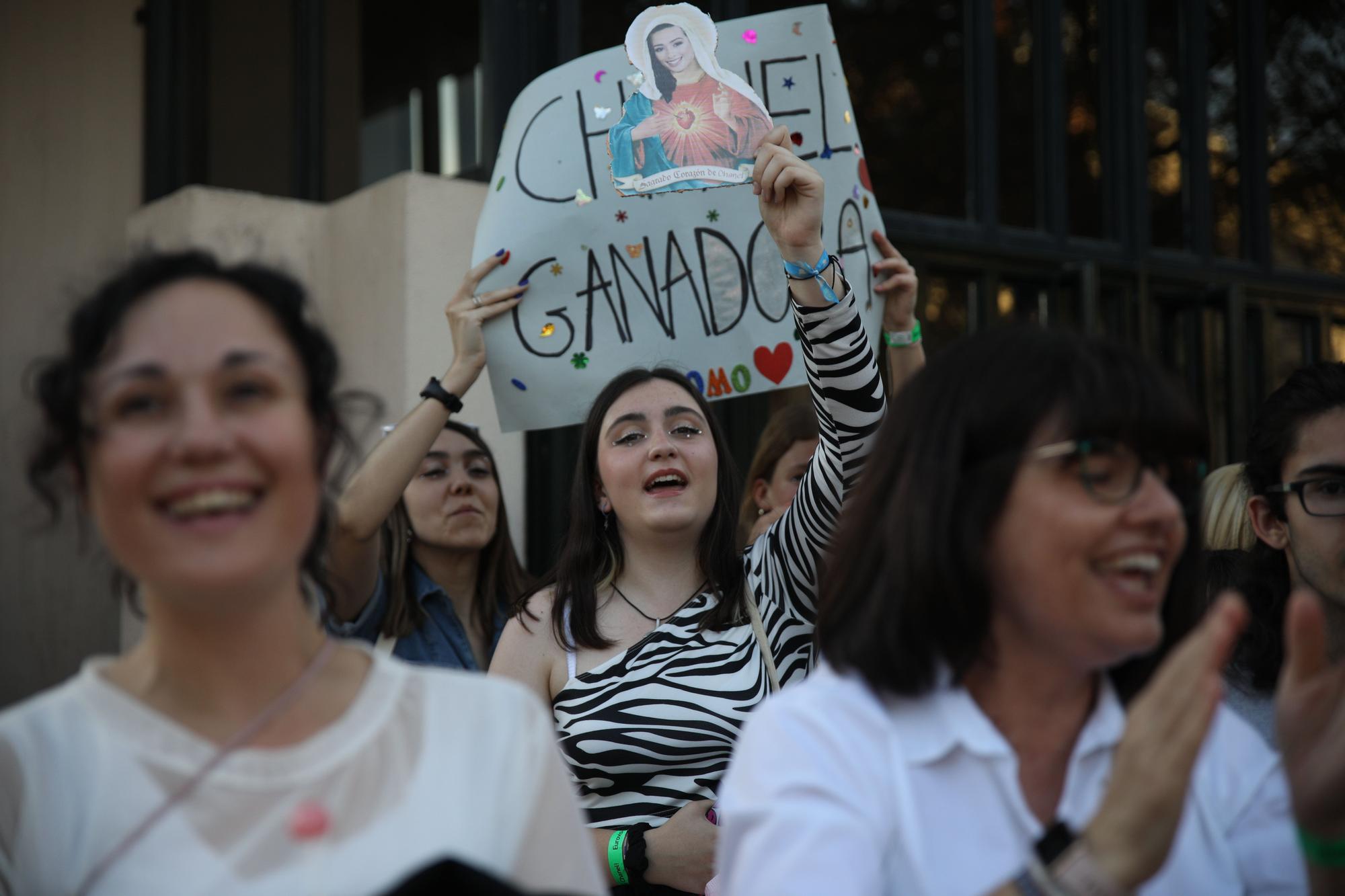 Eufòria a Olesa després de conèixer la tercera posició de Chanel Terrero a Eurovisió