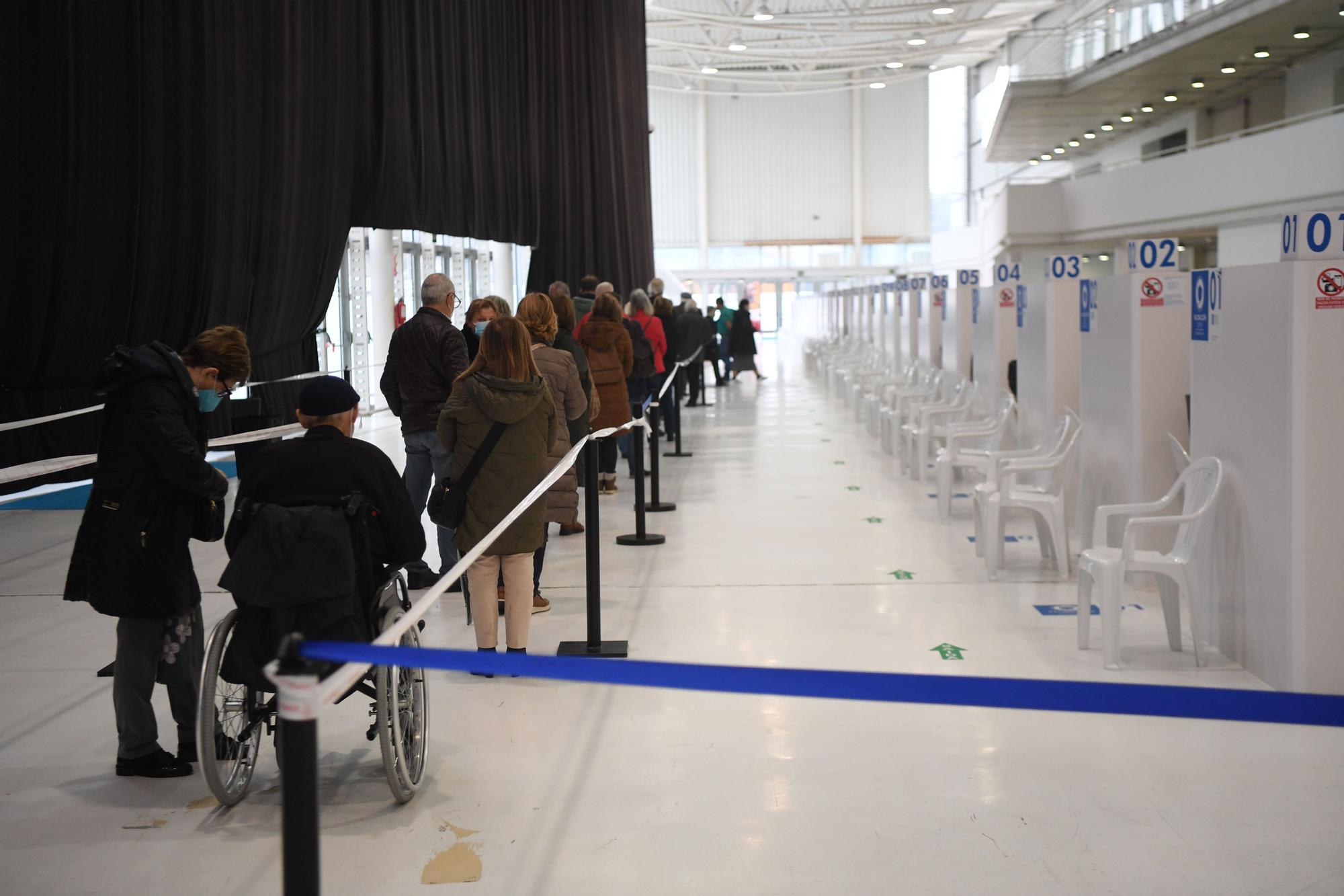 La vacunación frente al COVID se traslada a los hospitales tras el cierre del vacunódromo de Expocoruña