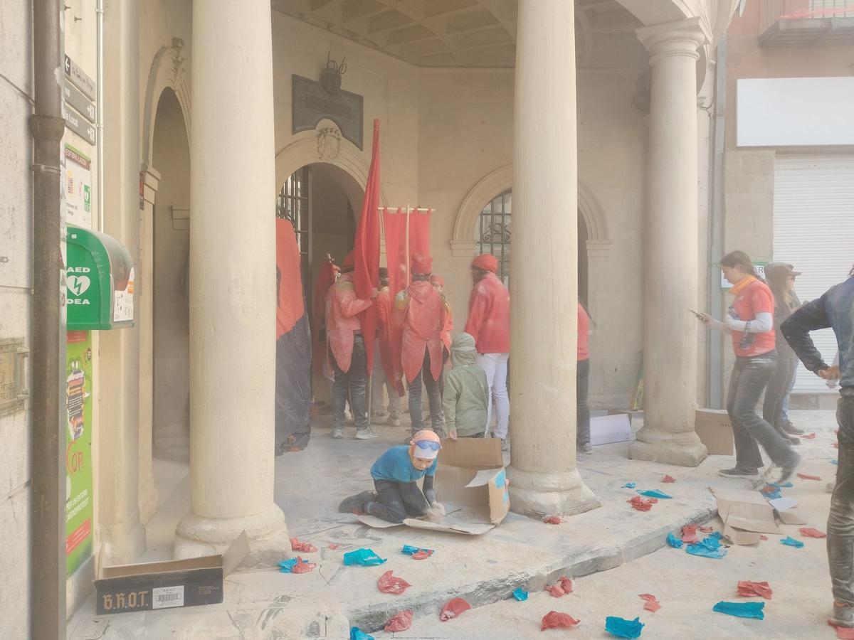 Les millors imatges de la guerra de la farina de Berga