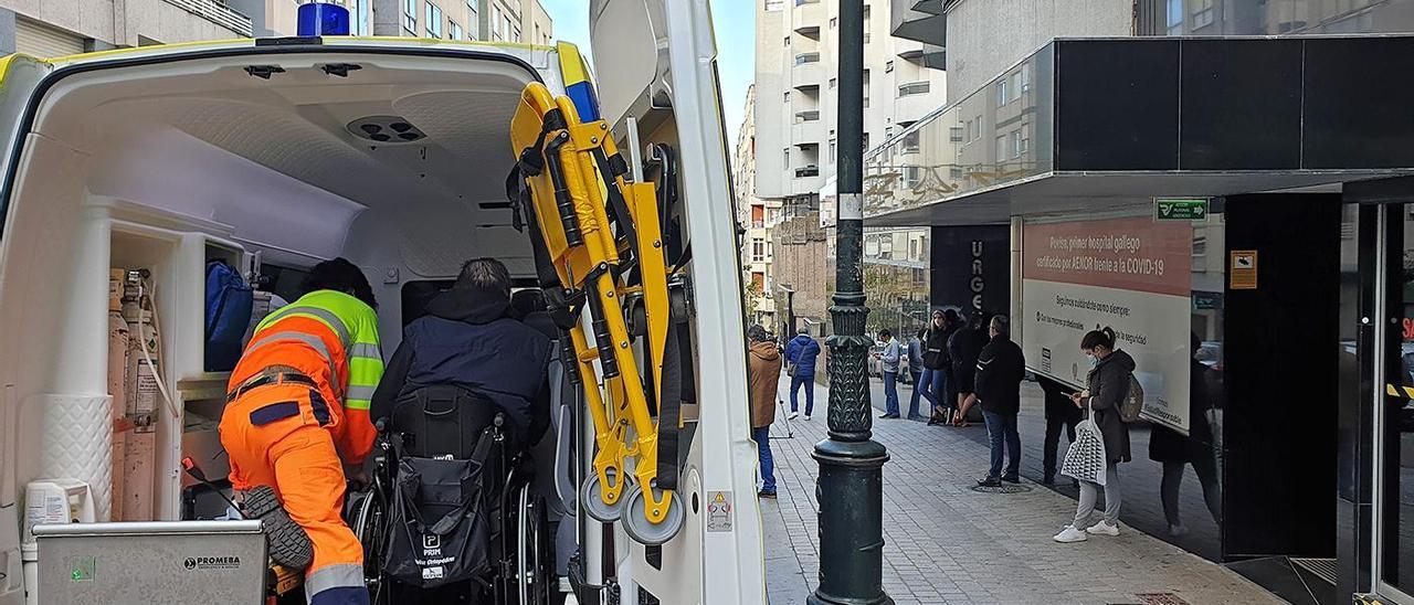 Una de las entradas del Hospital Ribera Povisa de Vigo