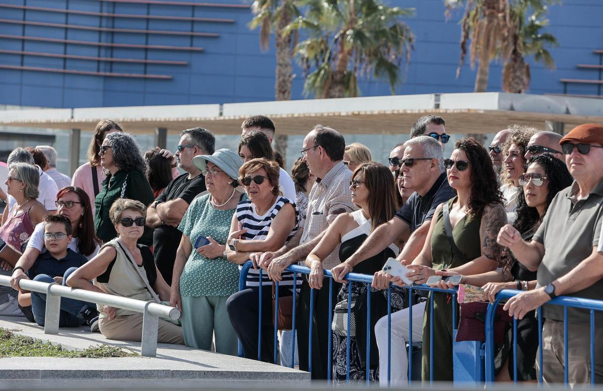 La Guardia Civil de Alicante celebra en el Puerto el día de su Patrona con entrega de condecoraciones