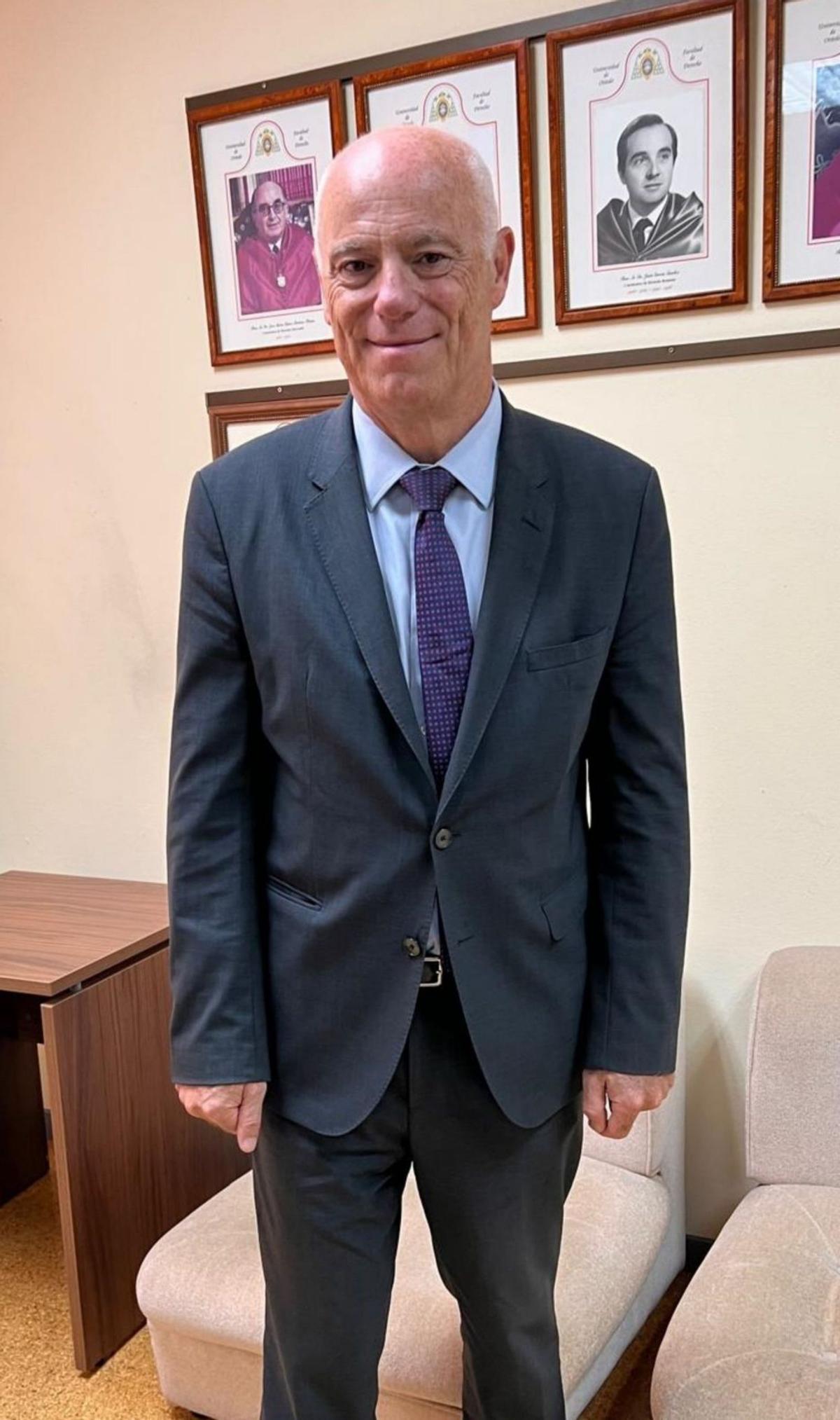 José Manuel Campa, en la Facultad de Derecho de Oviedo.  |