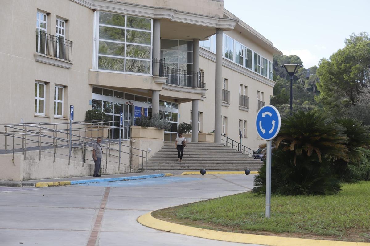 Antonio Tejero está ingresado en un hospital privado de la provincia de Valencia.
