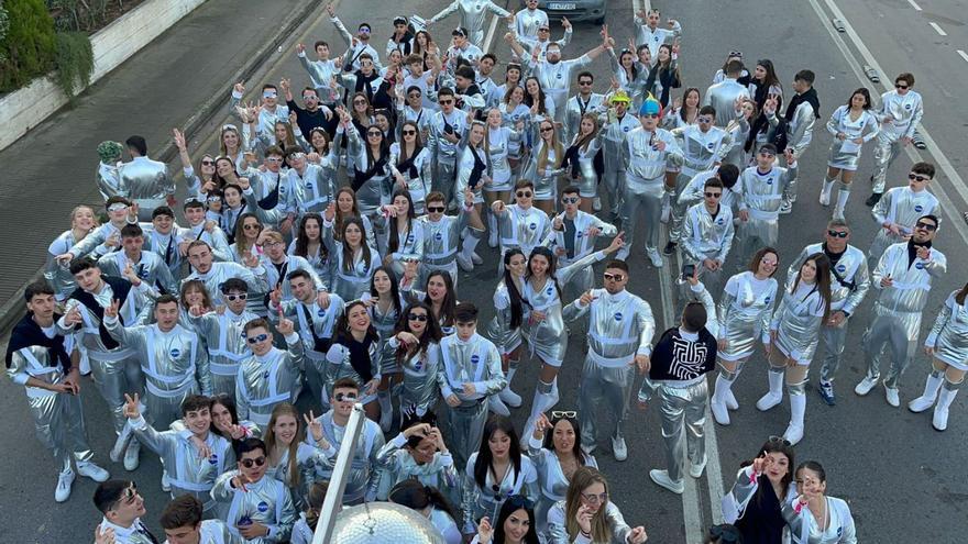 La colla més nombrosa i jove del Carnaval de Roses arriba des de Figueres