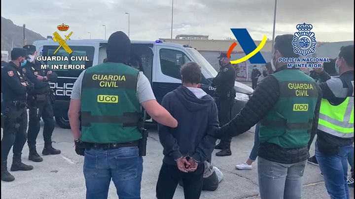 Interceptado un pesquero con 560 kilos de cocaína al norte de las Islas Canarias