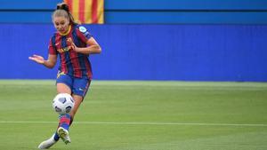 Lieke Martens prueba un lanzamiento de falta en el Estadi Johan Cruyff