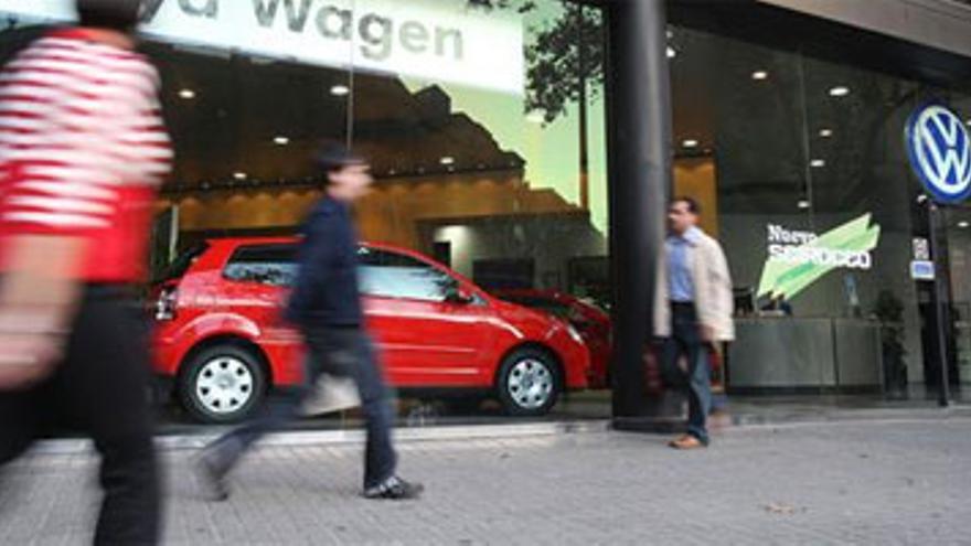 Las ventas de coches sufren la segunda peor caída de su historia